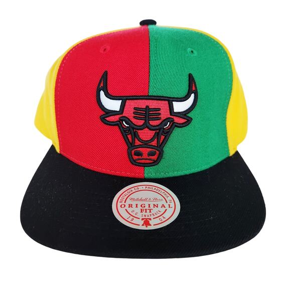 CHICAGO BULLS MITCHELL & NESS NBA Pinwheel Snapback Hat Red/Green/Yellow/Black - Picture 1 of 4